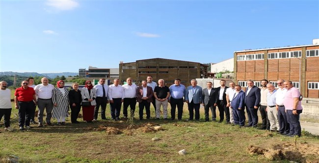 Ak Parti Genel Başkan Yardımcısı ve Rize Ak Parti  Milletvekili  Hayati Yazıcı ile fabrika ziyareti